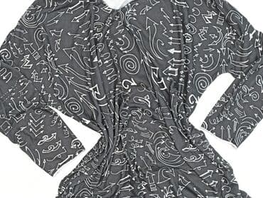 Ubrania damskie: Bluzka damska, rozmiar One size — 1
