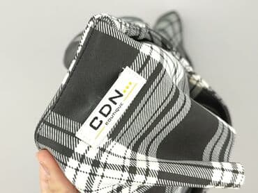 adidasy do sukienki: Sukienka damska, rozmiar S — 4