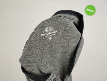 platforma z ubraniami: Koszulka dla mężczyzn, rozmiar M — 4