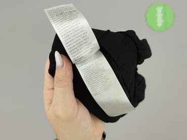 krótkie spodenki i nogi z cellulitem: Vila, Szorty damskie, M — 5