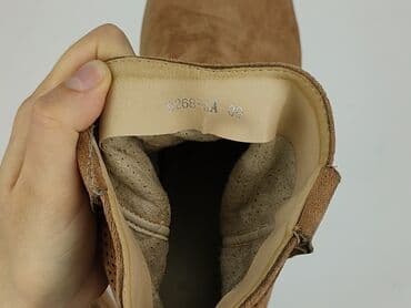 zimowe buty w ccc: Botki damskie, rozmiar 39 — 6