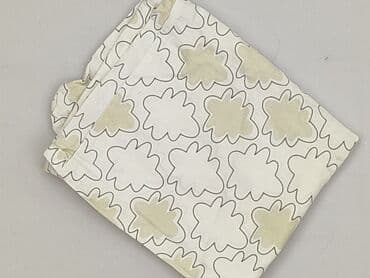 Pillowcases: Biała poszewka na poduszkę z beżowo-białym wzorem w chmurki. Materiał — 1