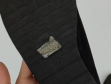 klapki yezzy: Czarne damskie mokasyny/loafery - Rozmiar: 38 (oznaczenie na — 5