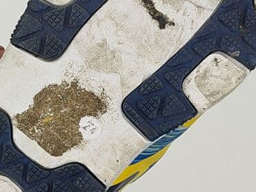 koszulka barcelony lewandowski: Buty sportowe 24, Używany — 5