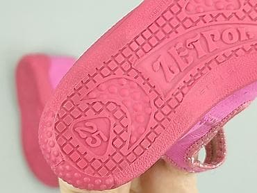 koszulka mango: Buciki niemowlęce, 25, stan - Bardzo dobry — 4