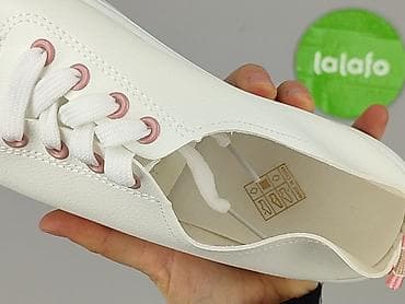 biale trampki mustang: Sneakersy damskie, rozmiar 39 — 6