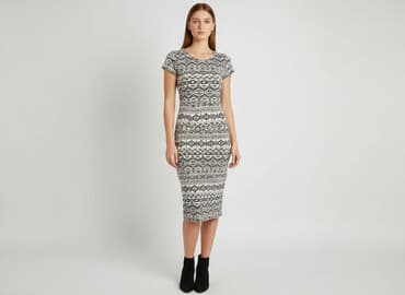 apricot sukienki: Sukienka damska, rozmiar S — 1