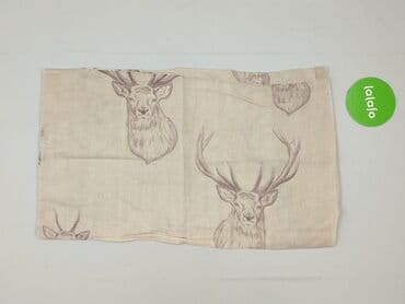 Pillowcases: Obrus w odcieniu beżu z nadrukiem przedstawiającym głowy jeleni. Wzór — 3
