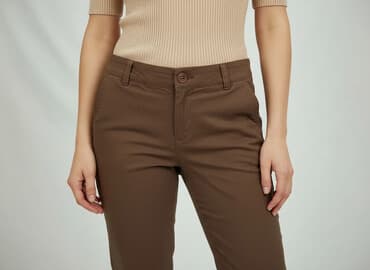 szorty chinos: Spodnie materiałowe damskie, rozmiar S — 5