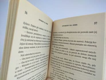 Książki: Książka, gatunek - Powieść, stan - Bardzo dobry — 3