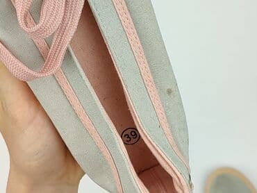 czarna sukienka i białe trampki: Trampki damskie, rozmiar 39 — 7