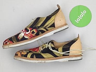 biale trampki mustang: Półbuty dla mężczyzn, rozmiar 43 — 4