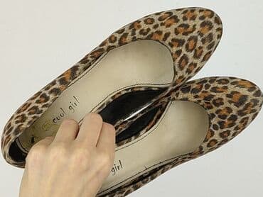 buty z futerkiem ccc: Półbuty damskie, rozmiar 39 — 8