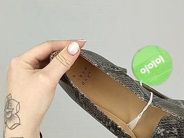 klapki zakopianki: Półbuty damskie, rozmiar 40 — 6