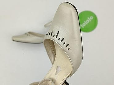 kapcie vs: Półbuty damskie, rozmiar 37.5 — 7