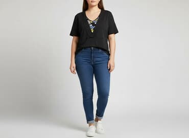 czarne bluzki dekolt v: Жіноча блуза, розмір 2XL — 1