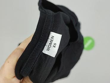 bluzki v neck: T-shirt damski, rozmiar XS — 4