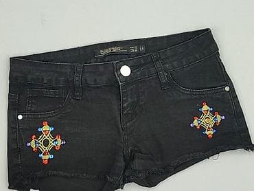 pull and bear shorts: Shorts for women, size S — 1