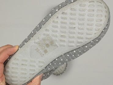 w.klapkach tekst: Kapcie damskie, 39 — 4