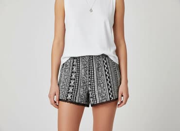 hm krótkie spodenki czarne: Clockhouse, Szorty damskie, rozmiar XS — 6