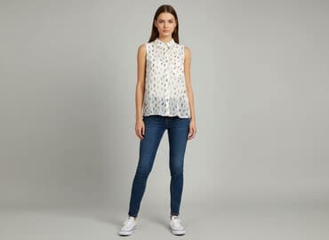 bershka bluzka z dekoltem: Bershka, Women's blouse, size XS — 1