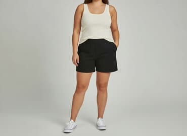 spodenki czarne krótkie: Trendyol, Szorty damskie, rozmiar XL — 7