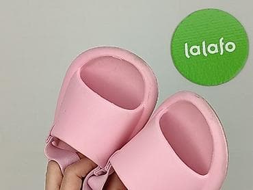 pull and bear ubrania: Sandałki 27, Używany — 7