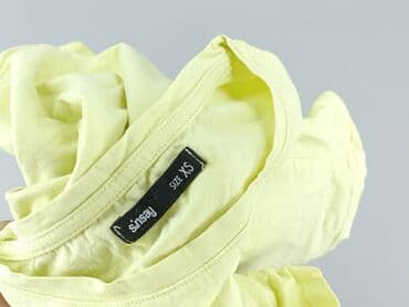 t shirty z czerwonem napisem: Sinsay, Women`s T-shirt, size XS (EU 34) — 4