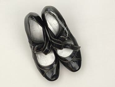 жіноче взуття польща: Flat shoes for women, 39, condition - Good — 1