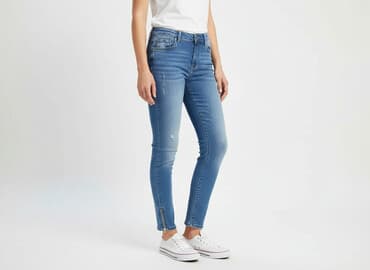 duże jeansy damskie: Jeansy damskie, rozmiar M — 7