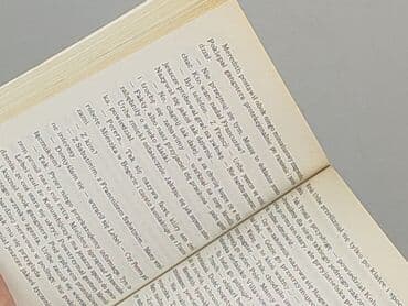 Książki: Książka, gatunek - Powieść, stan - Bardzo dobry — 3