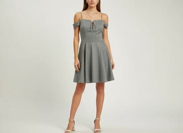 sukienka dekolt halter: Sukienka damska, rozmiar S — 1