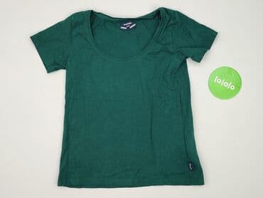 czerwone t shirty guess: Diverse, Футболка жіноча, XS на lalafo.pl — 2 czerwone t shirty guess: Diverse, Футболка жіноча, XS — 2