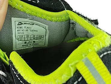 8a skarpety: Buty sportowe 27, Używany — 6