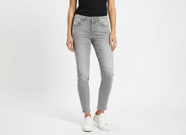 bonprix dżinsy wyszczuplające: Jeansy damskie, rozmiar M — 7