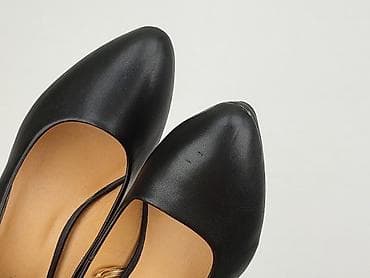 ala crocsy: Flat shoes for women, size 37 — 6