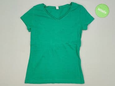 44 t shirts: Women`s T-shirt, size M — 2