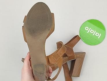 w klapkach tekst: Caprice, Sandały damskie, rozmiar 38.5 — 4