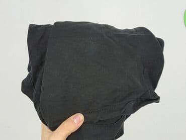 krótkie spodenki i nogi z cellulitem: Vero Moda, Szorty damskie, rozmiar M — 7