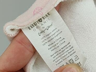 hello kitty ubrania bershka: Śliniak, kolor - Różowy, stan - Dobry — 4