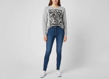 ubrania review: Women`s sweatshirt, size M — 1