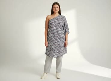 Women`s dress, size XL