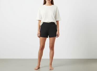 dopasowane krótkie spodenki damskie: Szorty damskie, rozmiar S — 1