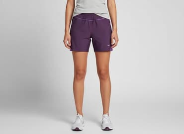 biala koszula i kolarki: Nike, Szorty damskie, rozmiar S — 1