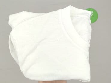mock up t shirty: T-shirt damski, rozmiar M — 4