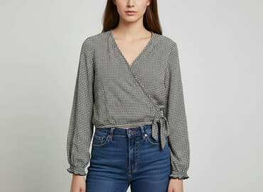 bluzka w kratę czarno biala: Bluzka damska, rozmiar S — 1