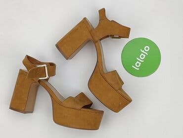 beżowe kozaki ccc: Bershka, Sandały damskie, 36 — 2