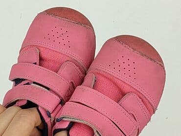 czerwona sukienka w czarne kropki: Buciki niemowlęce, 23, stan - Bardzo dobry — 7