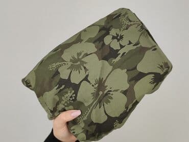 krótkie spodenki i nogi z cellulitem: Szorty damskie, rozmiar XL — 6