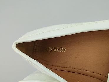 kozaki pull and bear: Flat shoes for women, size 39 — 8
